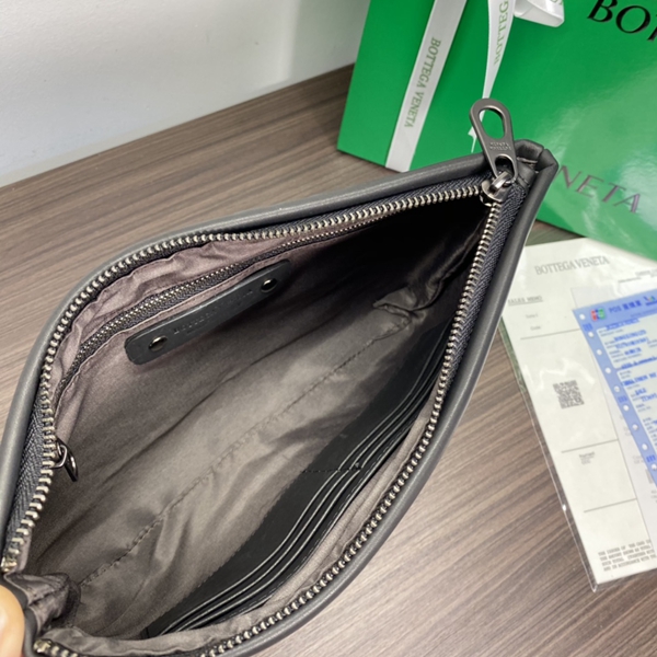 ボッテガヴェネタバッグ着用イメージ